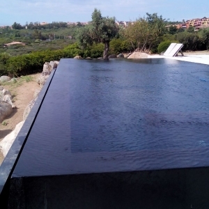 piscina nera - Costa Smeralda