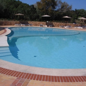 Sardegna - piscina villaggio turistico